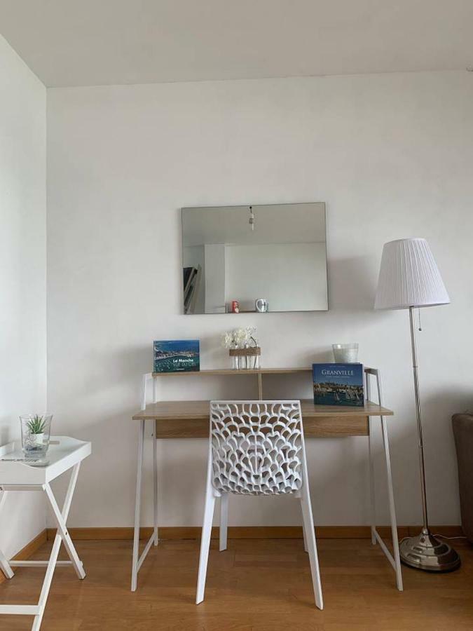 Un Balcon Sur La Mer, Acces Direct A La Plage กรองวิลล์ ภายนอก รูปภาพ