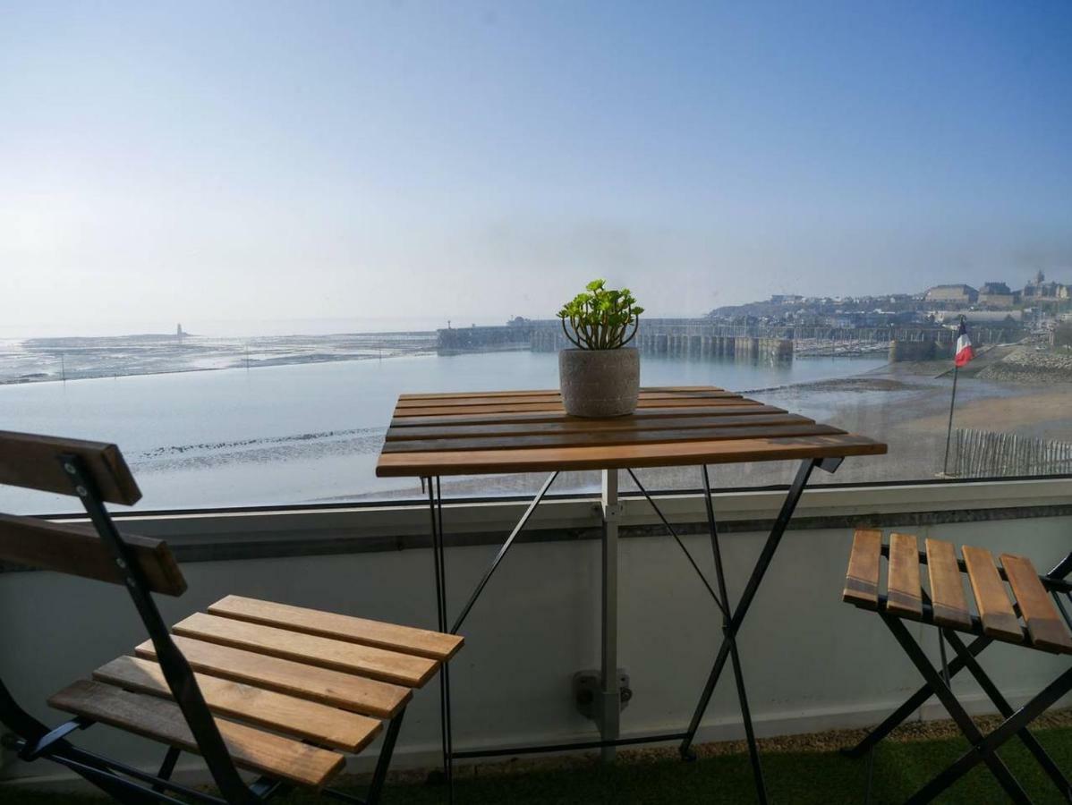 Un Balcon Sur La Mer, Acces Direct A La Plage กรองวิลล์ ภายนอก รูปภาพ