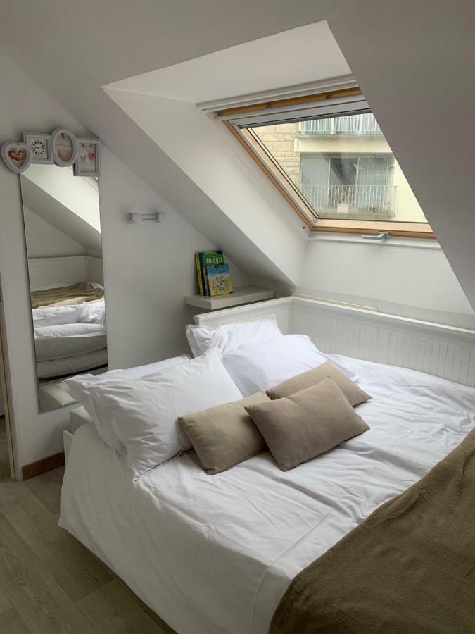 Un Balcon Sur La Mer, Acces Direct A La Plage กรองวิลล์ ภายนอก รูปภาพ